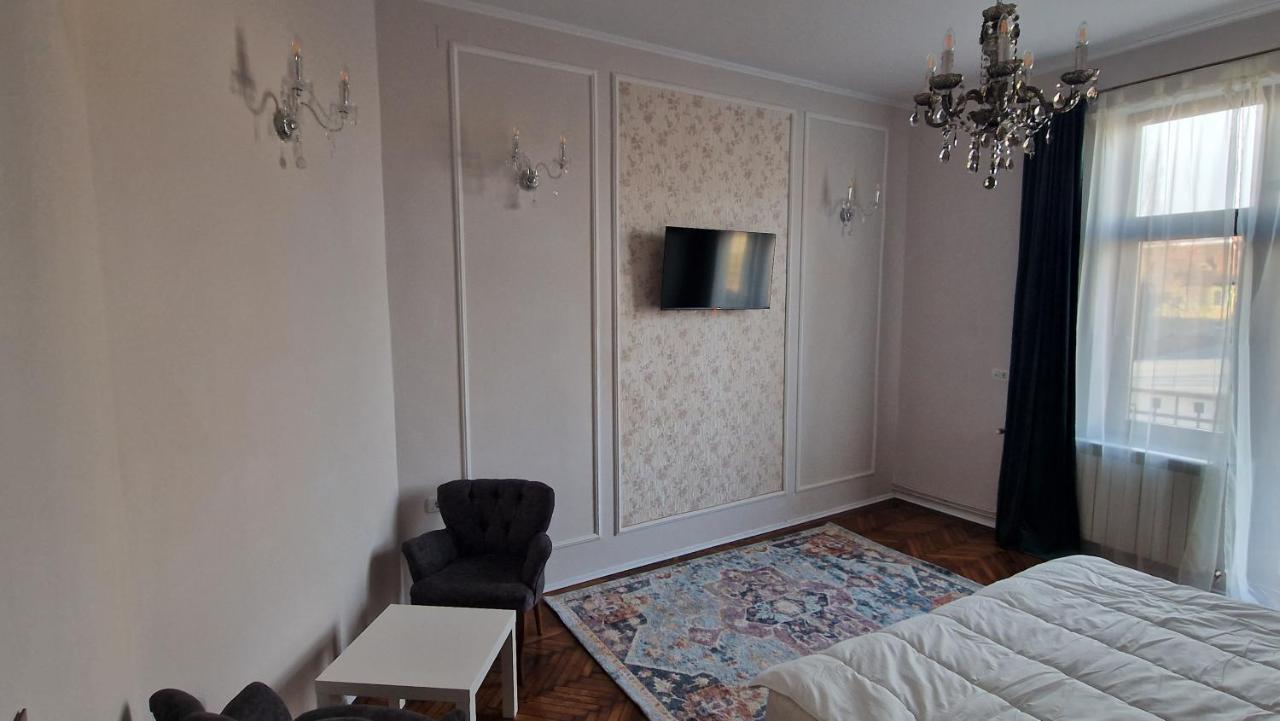 Uvs Central Luxury Apartment Oradea Exterior foto