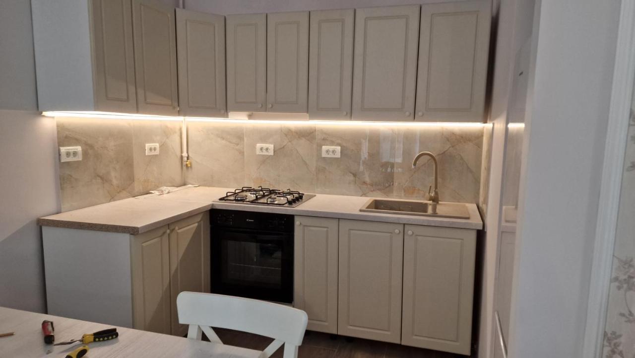 Uvs Central Luxury Apartment Oradea Exterior foto