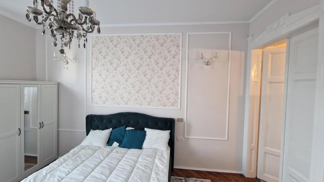 Uvs Central Luxury Apartment Oradea Exterior foto