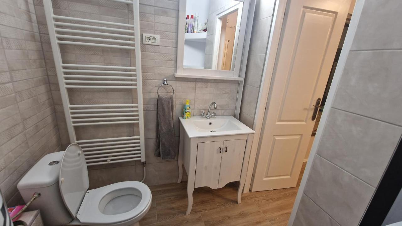 Uvs Central Luxury Apartment Oradea Exterior foto